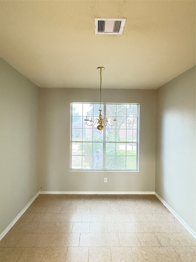 Building Photo - 2679 Cypressvine Dr