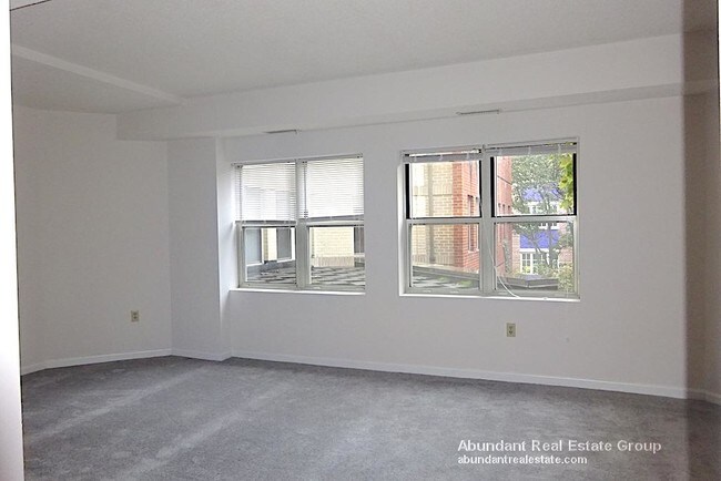 Foto del edificio - NOTE Pictures are of a Similar Vacant Unit.