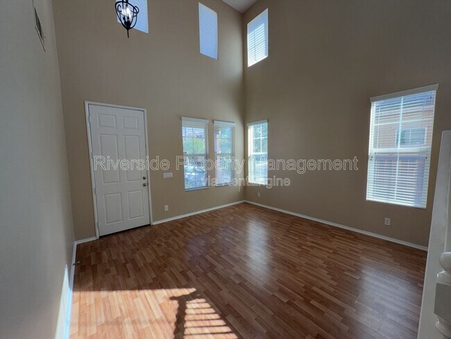 Foto del edificio - 3882 Strand Way