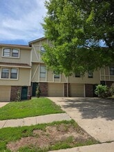Building Photo - 18902 Manor Dr