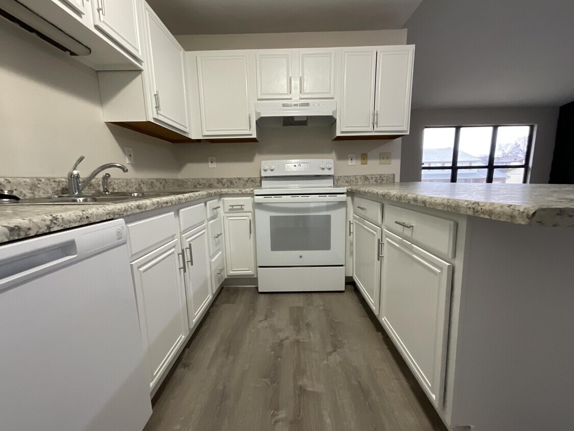 702 Christy Ln, Belleville, IL 62221 Townhome Rentals in Belleville