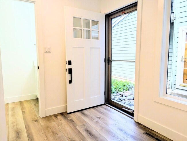 Foto del edificio - Beautiful Newly Remodeled 2BD/1.5BA townhouse in North Boulder