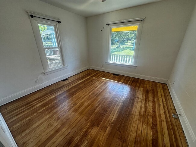 Building Photo - 420 S 22nd St