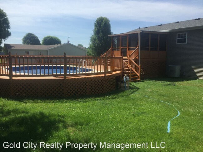 Building Photo - 3 br, 2.5 bath House - 206 Airport Road