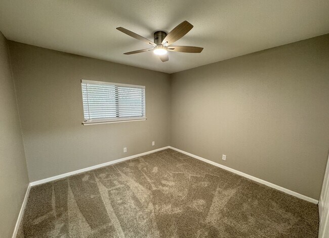 Foto del edificio - 4023 Briar Hollow St