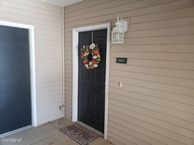 Building Photo - 2 br, 2 bath Condo - 5002 Lenox Oval