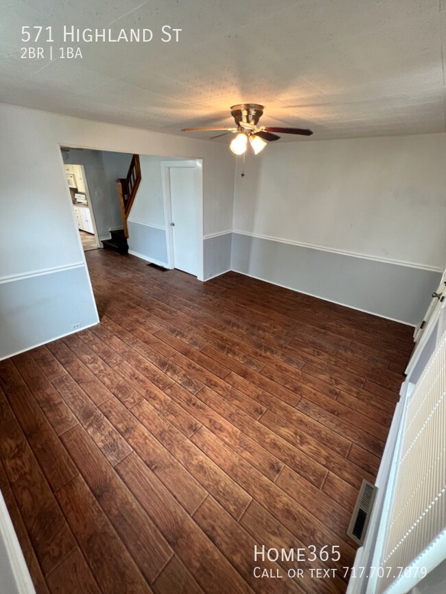 Building Photo - Beautifully updated 2 bedroom duplex with ...