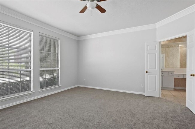 Building Photo - 117 St James Rd