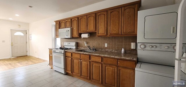 Foto del edificio - 66 Brookside Ave