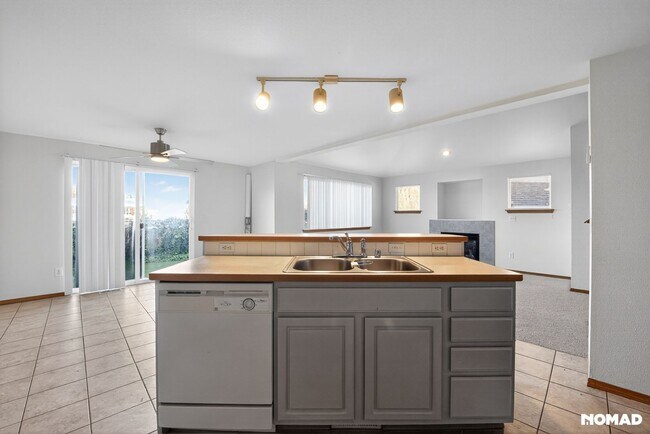 Foto del edificio - Charming 3BR Townhome in Lacey