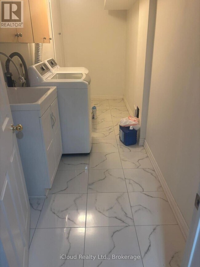 Photo du bâtiment - 1185 Prestonwood Crescent