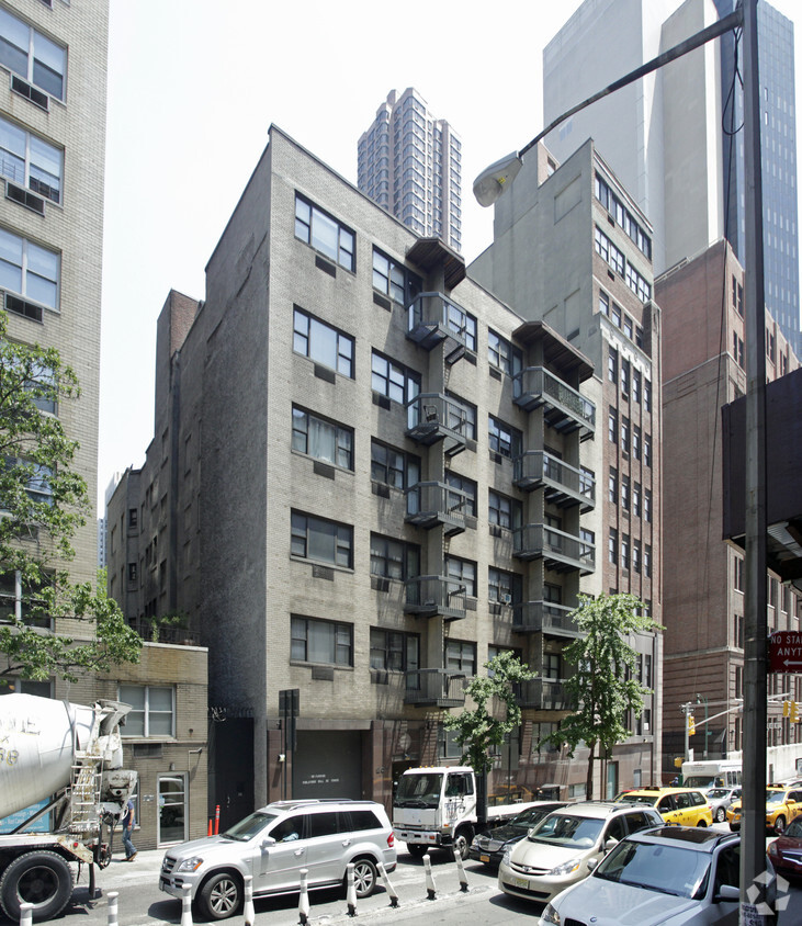 Foto principal - 207 East 37th Street