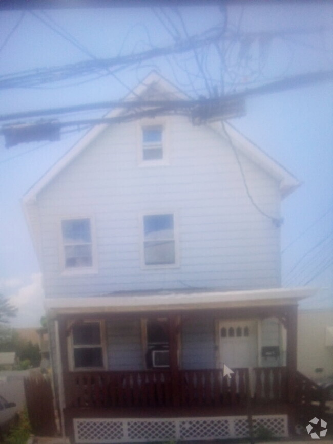 Building Photo - 325 Pershing Ave