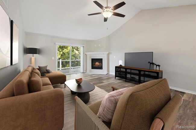 Foto del edificio - 816 Nelson's Ridge Dr