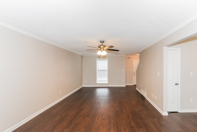 Building Photo - 1074 Red Fern Cir W
