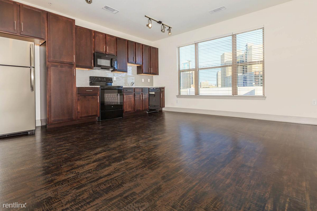Foto principal - 251 W Lancaster Ave