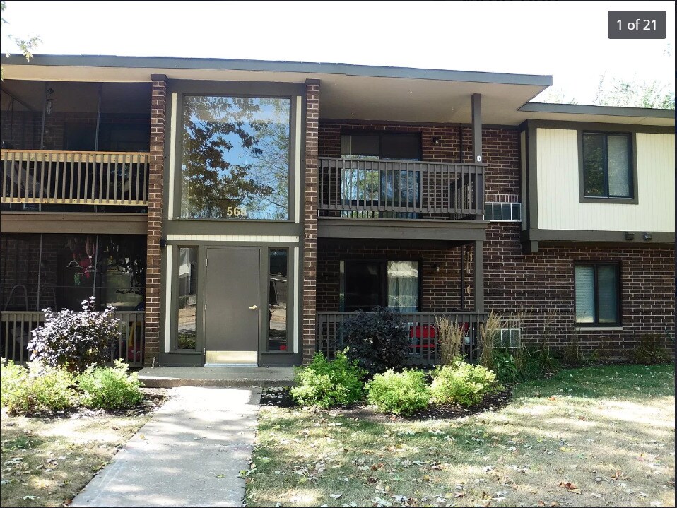 568 Somerset Ln Unit 8, Crystal Lake, IL 60014 Condo for Rent in