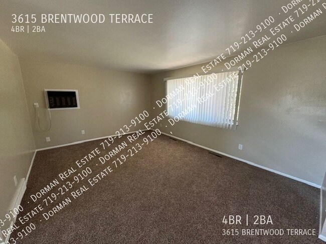 Foto del edificio - Great 4 Bedroom Home
