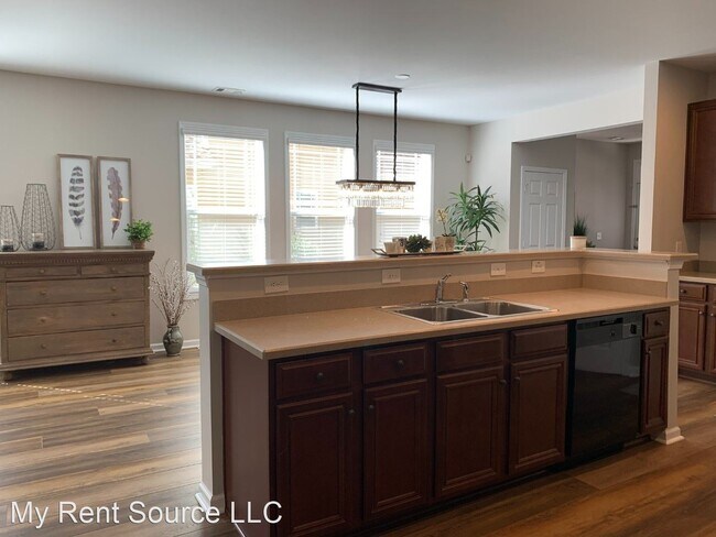 Building Photo - 3 br, 2.5 bath House - 100 Creekside Way