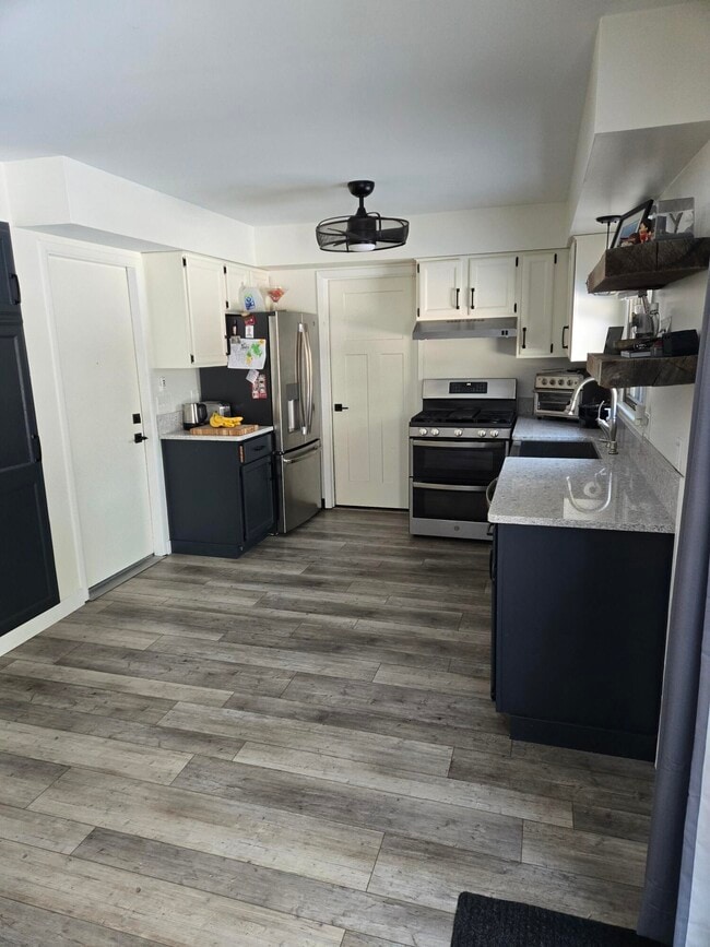 Building Photo - 2344 E Textile Rd