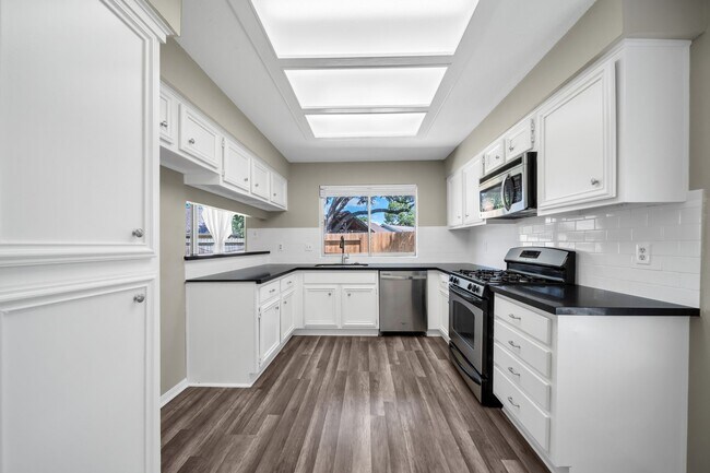 Building Photo - 9110 Longcroft Dr