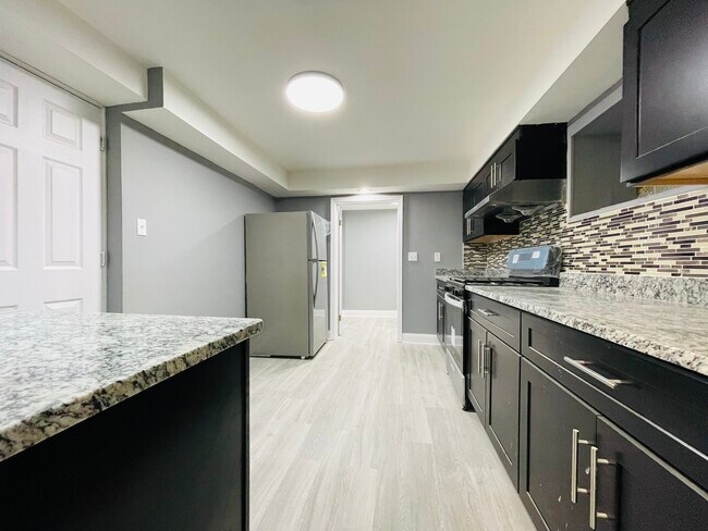 Foto del edificio - 3323 S Lowe Ave