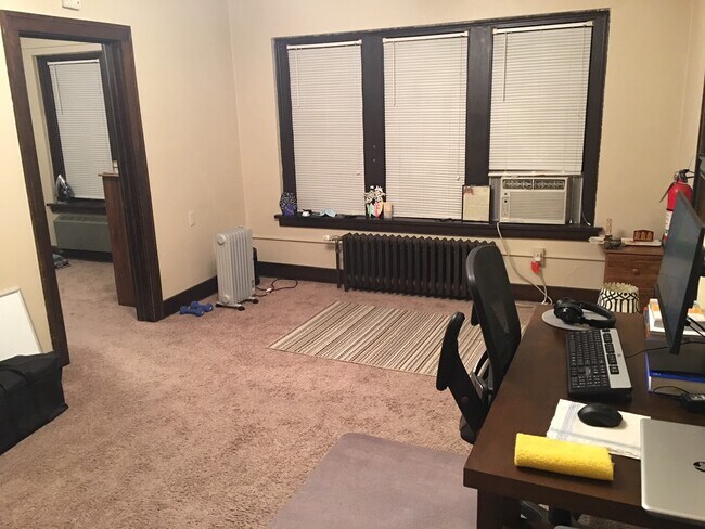 Foto del edificio - 741 Melrose Ave