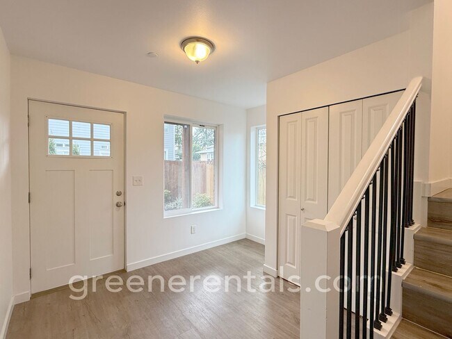 Foto del edificio - 1944 Olympia Ave NE