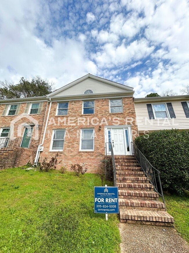Building Photo - Deposit Pending. MOVE-IN SPECIAL!!! - Townhome available in Pelham! - Sign a lease by 5/31 to get...