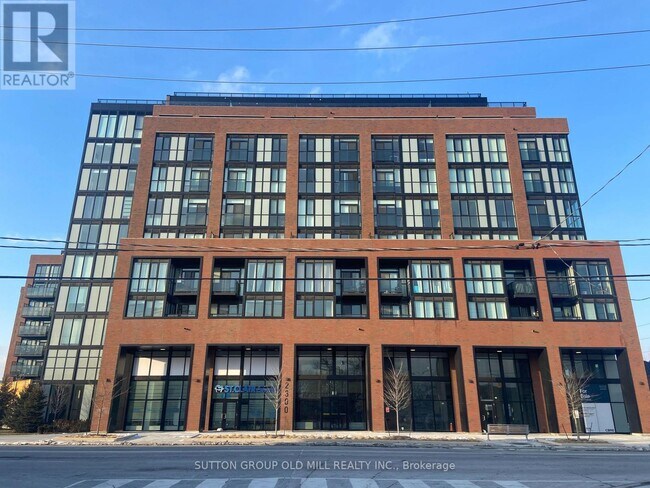 Photo du bâtiment - 2300 St Clair Ave W