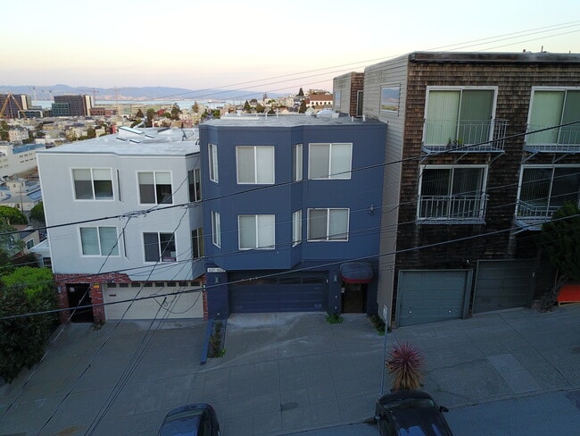 Building Photo - 621 Rhode Island St