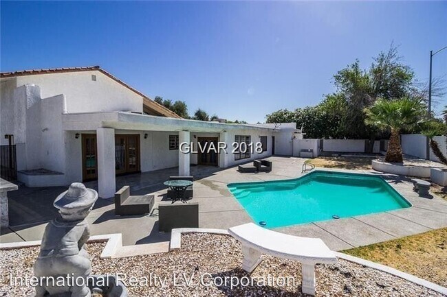 Foto del edificio - 5 br, 3 bath House - 4645 Plaza Pecos Drive