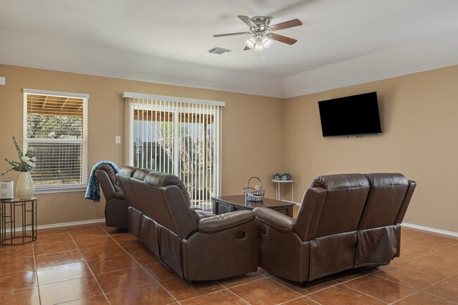 Building Photo - 16122 Taloncrest Dr