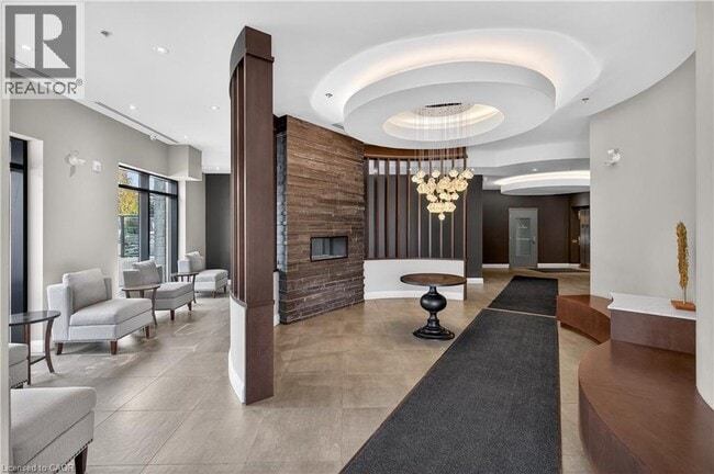 Photo du bâtiment - 1 Redfern Ave