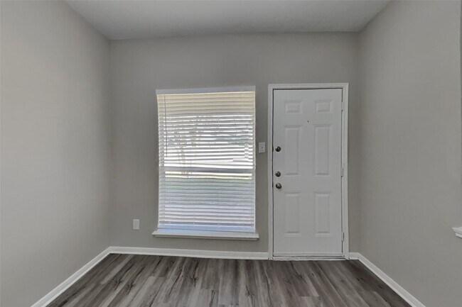 Foto del edificio - 10726 Perigrine Dr