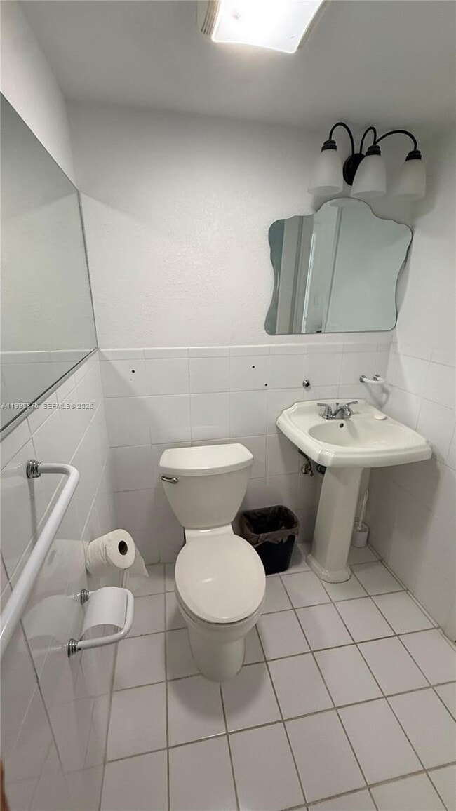 Foto del edificio - 4841 NW 7th St