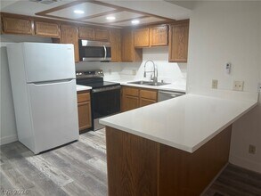 Building Photo - 7936 Decker Canyon Dr