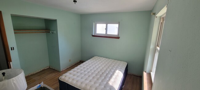 Bedroom #2 10x11 w/ Queen size bed (Still needs paint&trim work) - 951 Hartsook Blvd SE