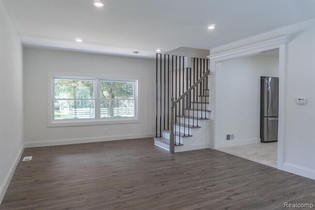 Foto del edificio - 46236 Sunset St
