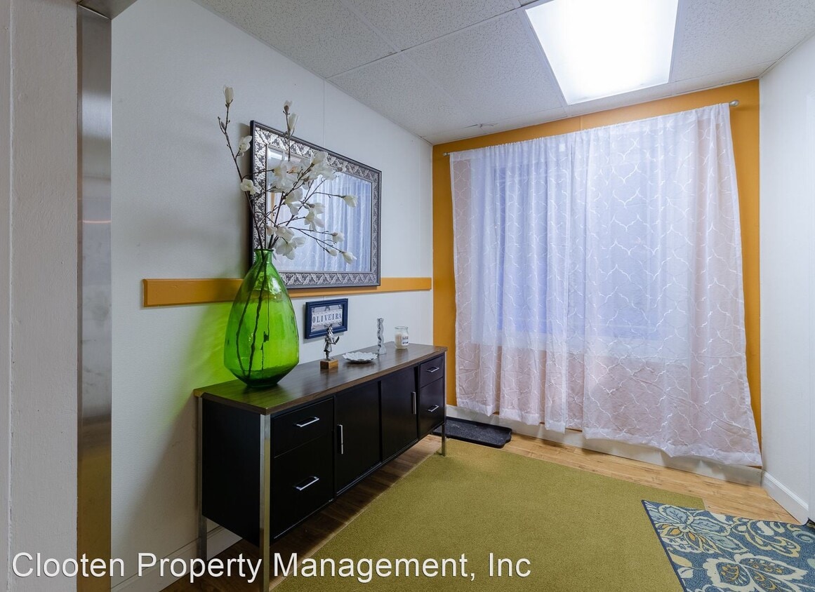 611 9th St NW, Mandan, ND 58554 House Rental in Mandan, ND