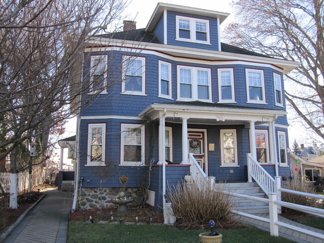 Building Photo - 55 Warren Rd