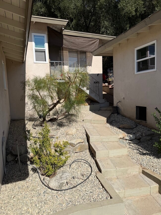 Courtyard - 1442 Verd Oaks Dr