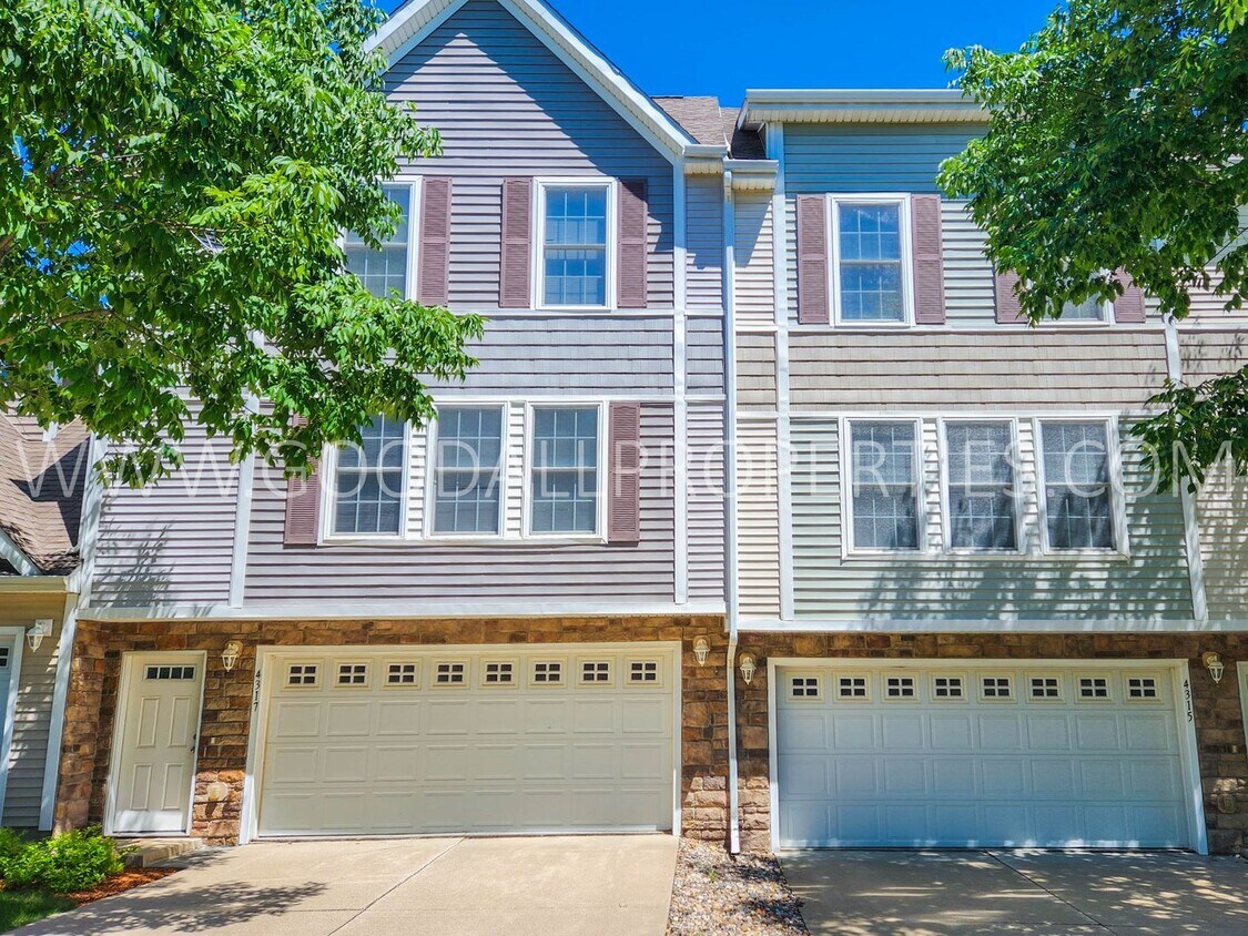 4317 152nd Ct, Urbandale, IA 50323 Townhome Rentals in Urbandale IA