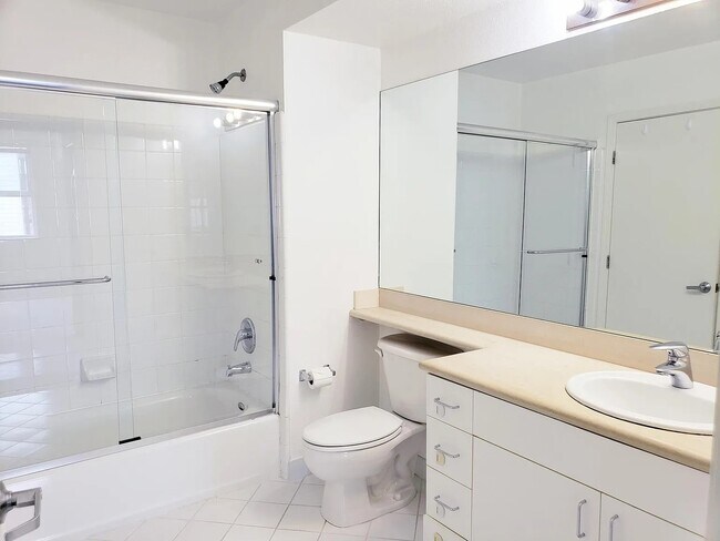 Building Photo - 8100 Oceanview Terrace