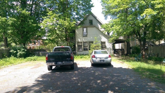 Building Photo - 158 Washington St
