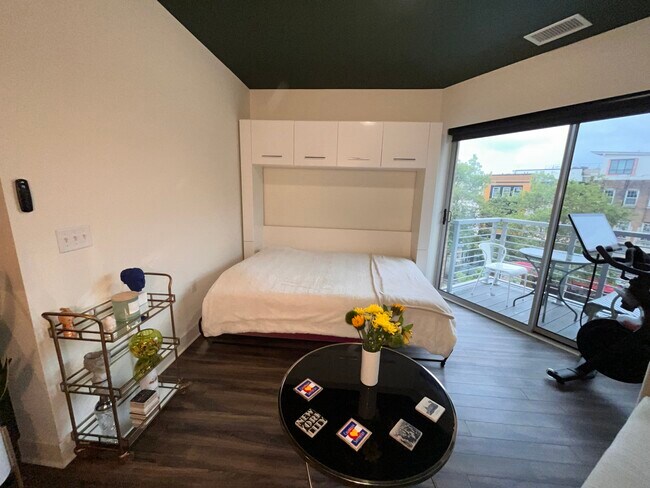 Building Photo - 2550 17th St NW