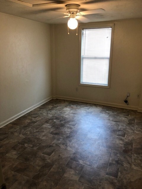 Foto del edificio - 1219 N Duval St