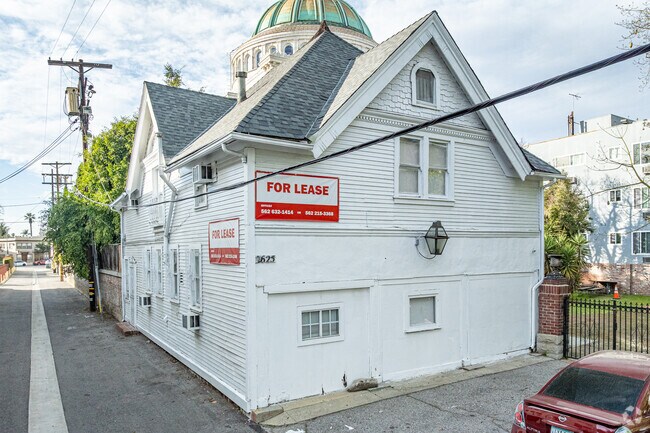 Building Photo - USC Portland House