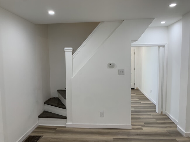 Building Photo - 346 W 29th St