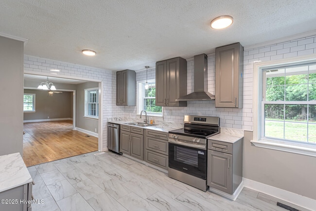 Building Photo - 982 NC-581